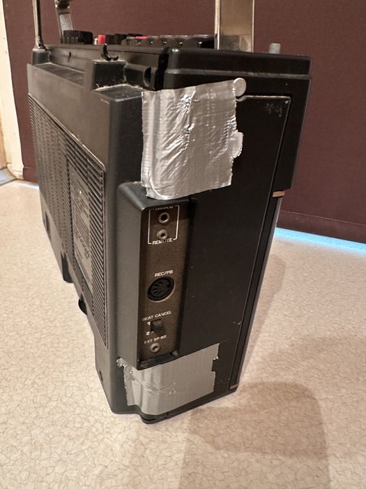 Radiomagnetofon Boombox Sanyo M-9800TU Vintage