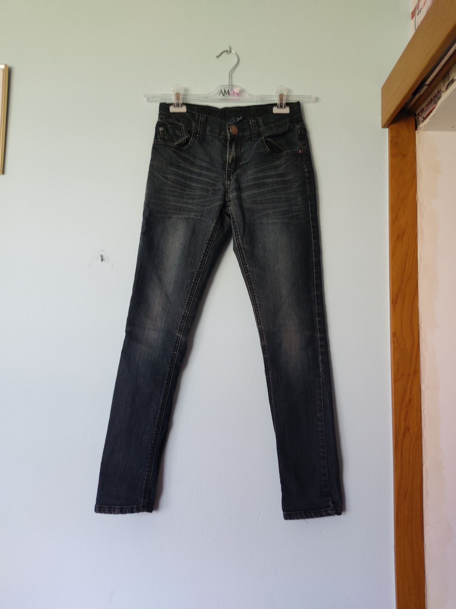 Spodnie dżinsowe jeans z kieszeniami 12 lat 
Od kroku 68 cm
Szerokość