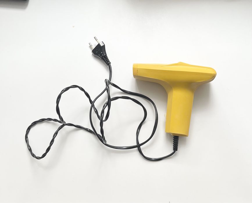 Suszarka do włosów FAREL SR-14 PRL