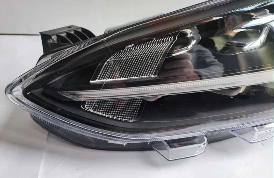 Lampa Ford Focus MK4 full led 12 pin kompletna 2021