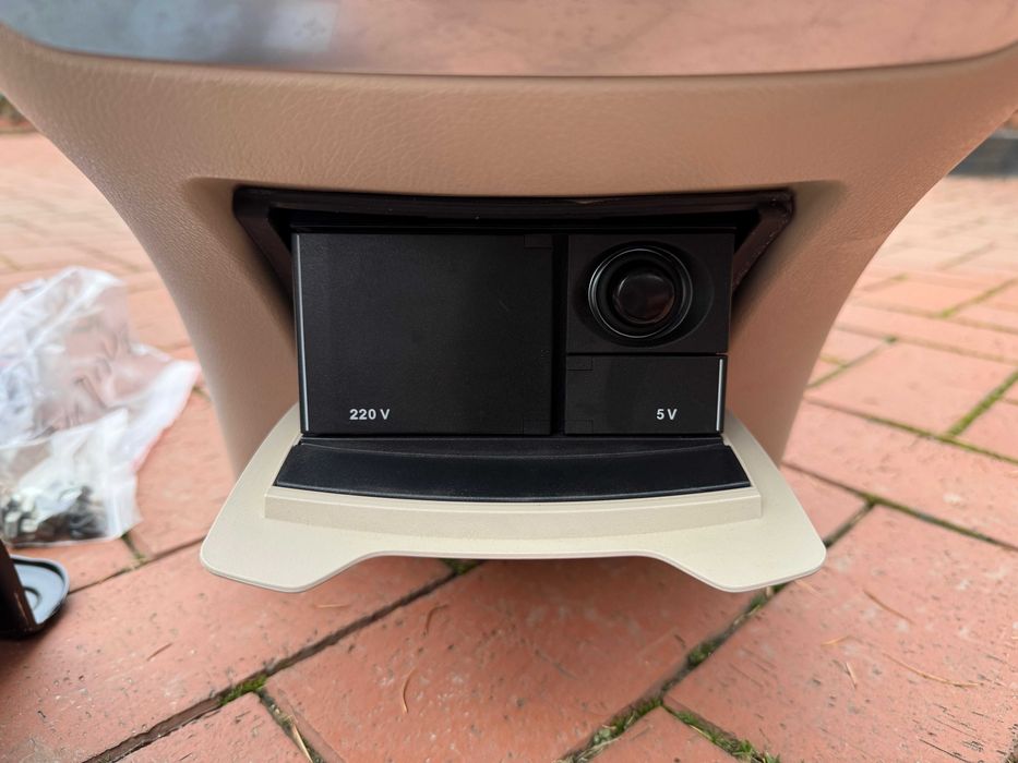 Консоль підлокітник подлокотник Мерседес V-класу W447 Віто Оригінал