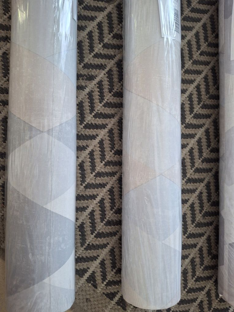 3 rolki tapety winylowej. Zapakowane romby pastelowe  10,05 m x 0,53 m