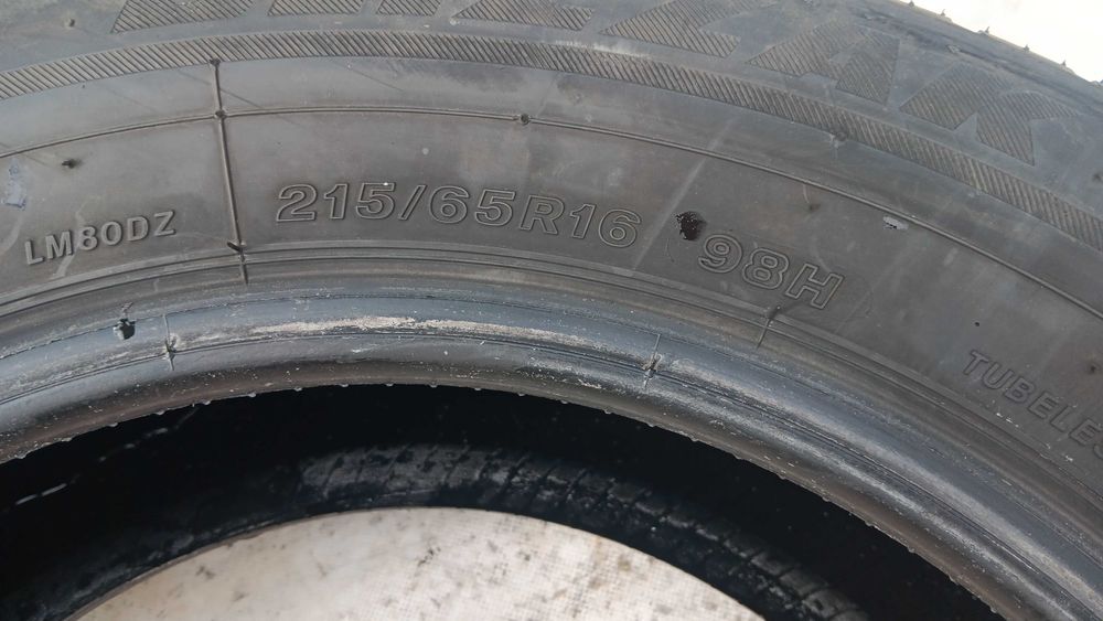 215/65/16 Bridgestone blizzak lm-80
