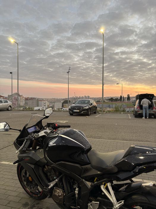 Cbr 650r 35kw (livrete)