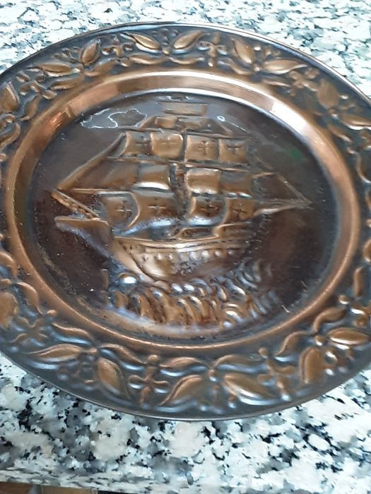 2 pratos  em cobre 25 cm diâmetro