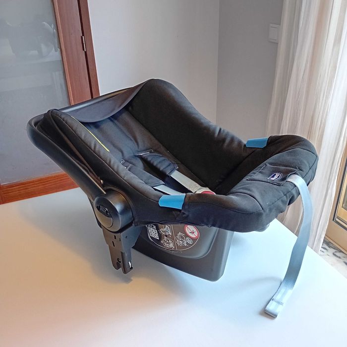 Baby Coque Chicco (com base)