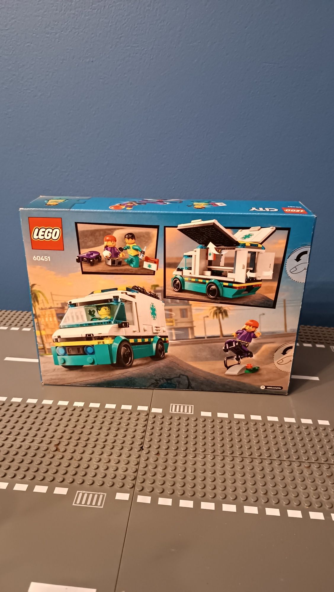LEGO 60451 karetka pogotowia - emergency ambulance