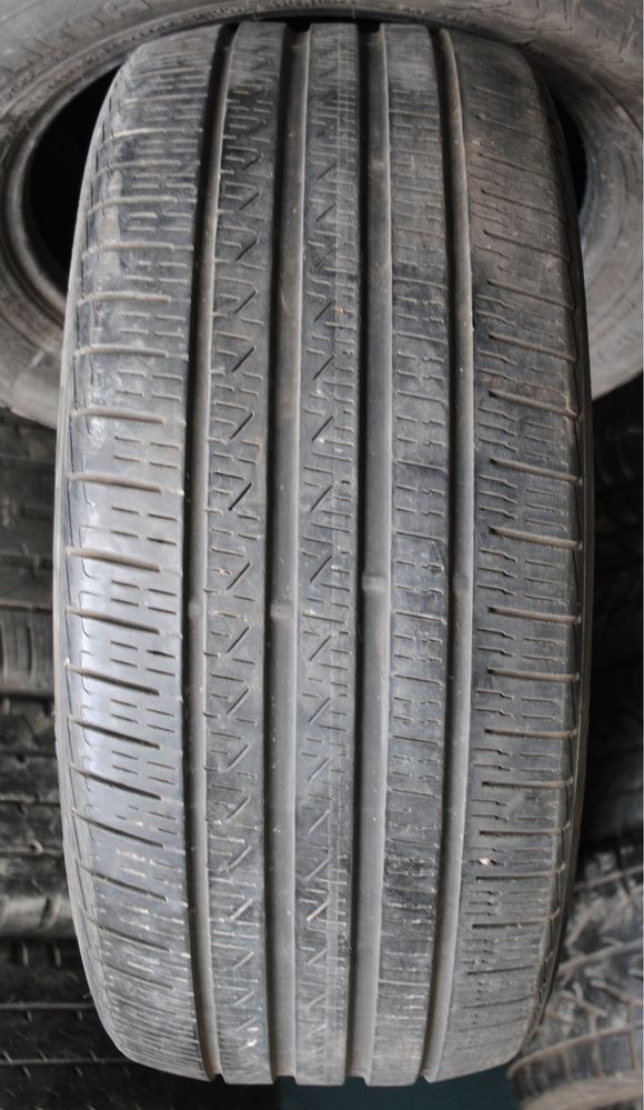 1 шина Pirelli 245/40 R18 Cinturato P7 2016р 6мм 1 бочина "підуставша"