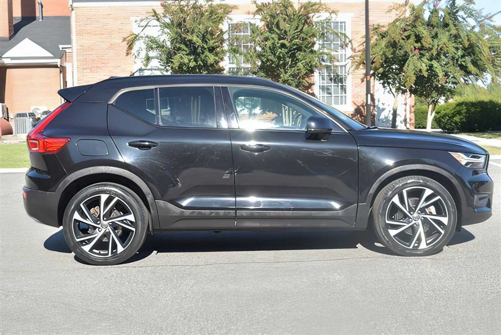 Volvo XC40      2020