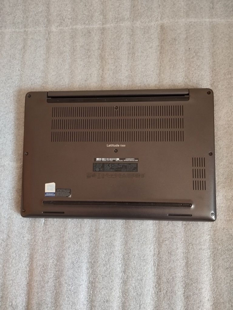Laptop Dell Latitude 7300