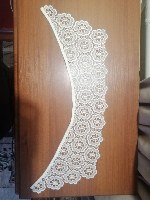 Комірець з мережива