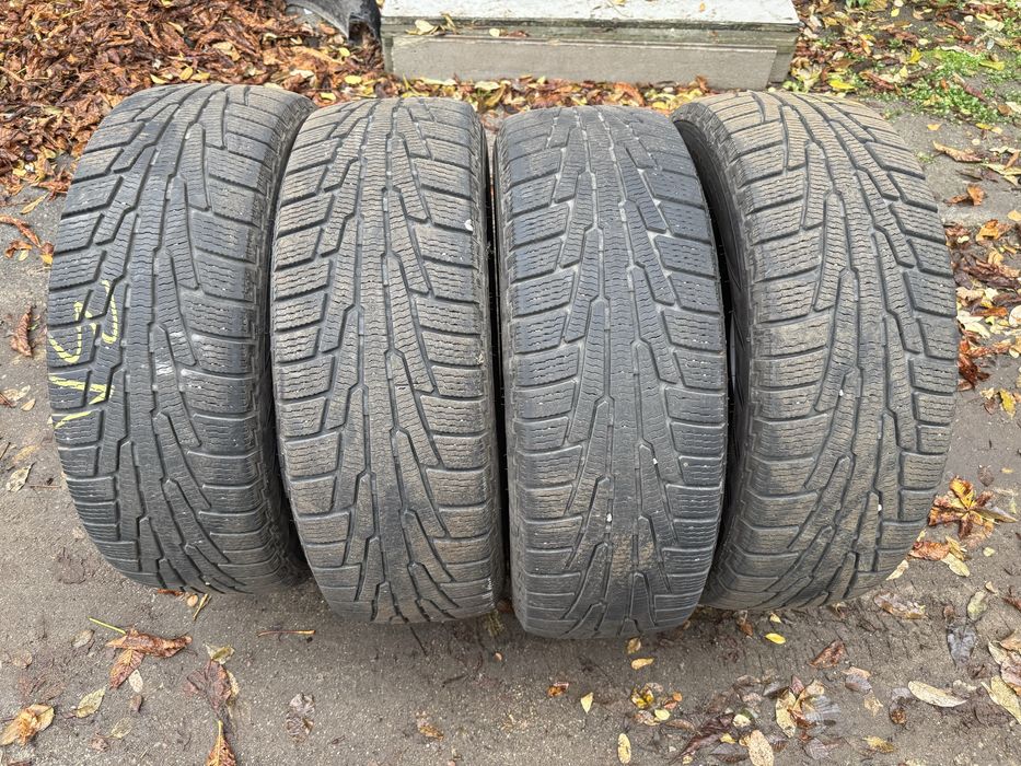 225.60,18 Nokian nordman rs2 R17