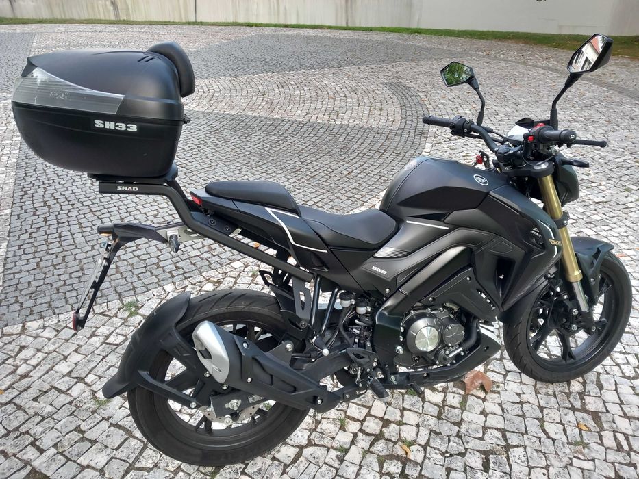Keeway RKF 125 com Top Case Ano 2023