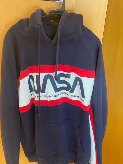 Camisolas com capuz novas