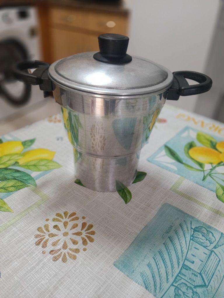 Cuscuzeira a vapor