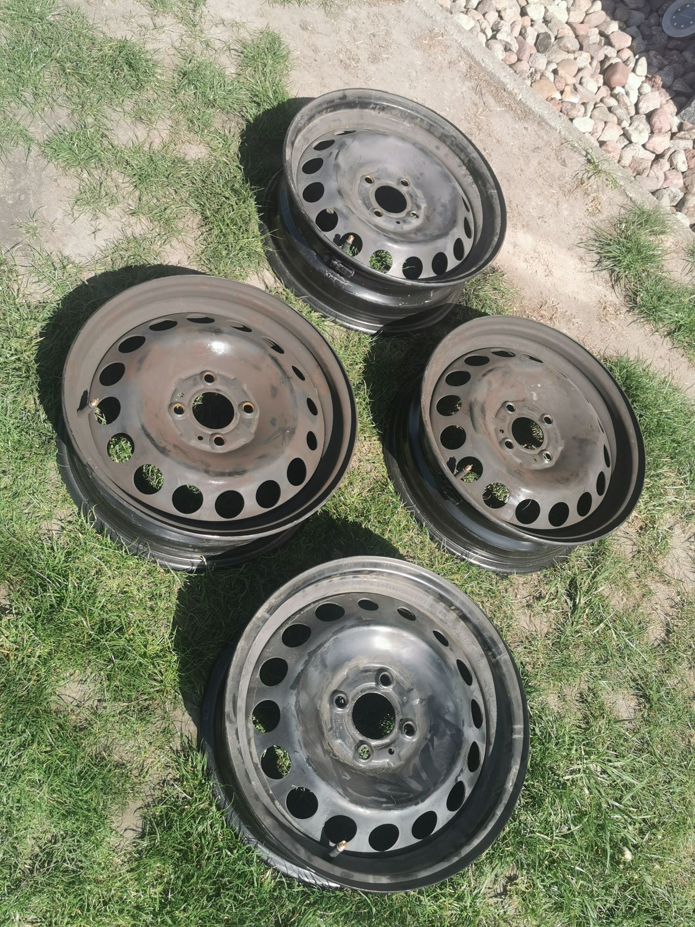 Felgi stalowe Renault  5.5x15 ET36 4x100 5x15