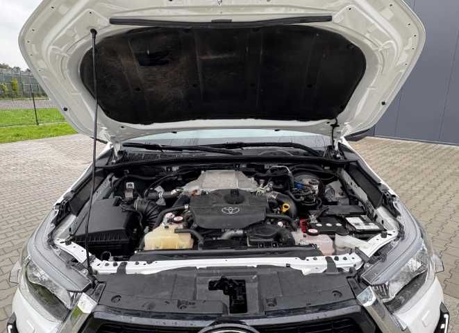 Разборка Toyota Hilux бампер двері фари крила скло капот  Шрот