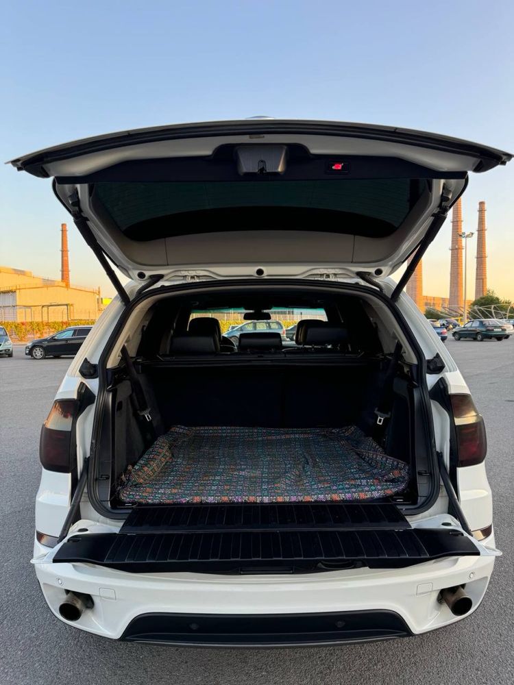 BMW X5 e70 2011 3.0 бензин