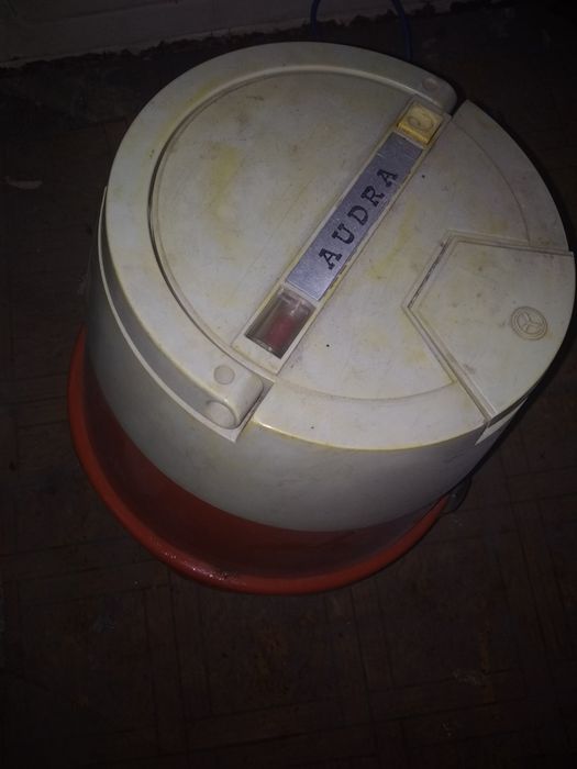 Продам пылесос Audra