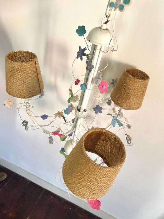 candeeiro de tecto com 3 lampadas