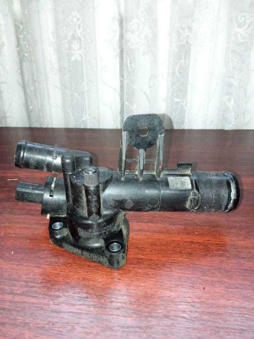 Продам корпус з термостатом Nissan Qashqai j10