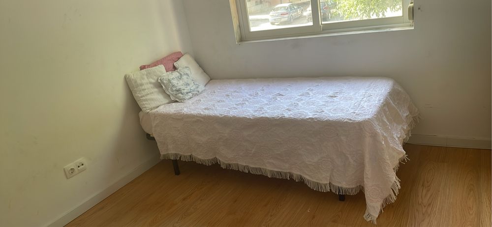 Quarto em Setúbal - MULHER