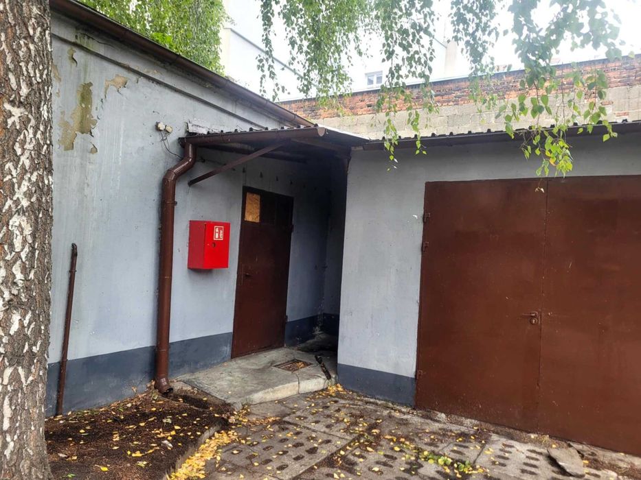 Hala, warsztat na samochody ciężarowe, osobowe pow.124m2