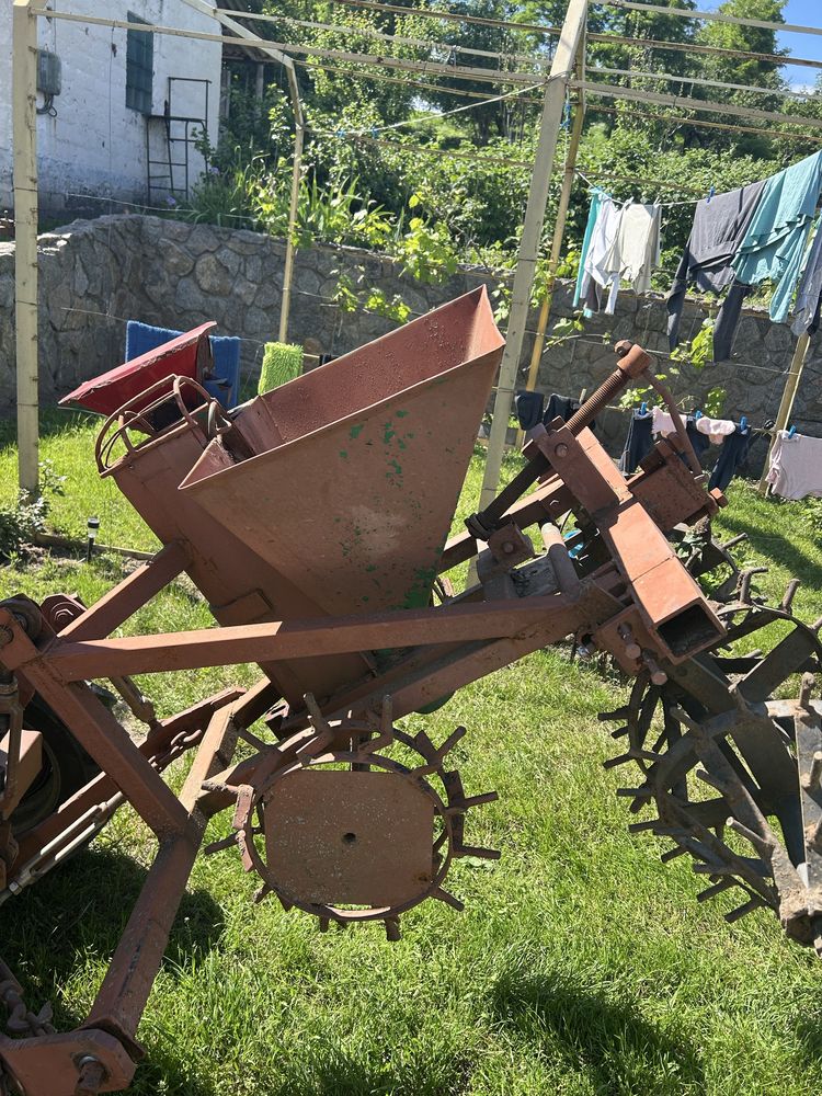 Продам саморобний трактор у відмінному стані з усім навісним.