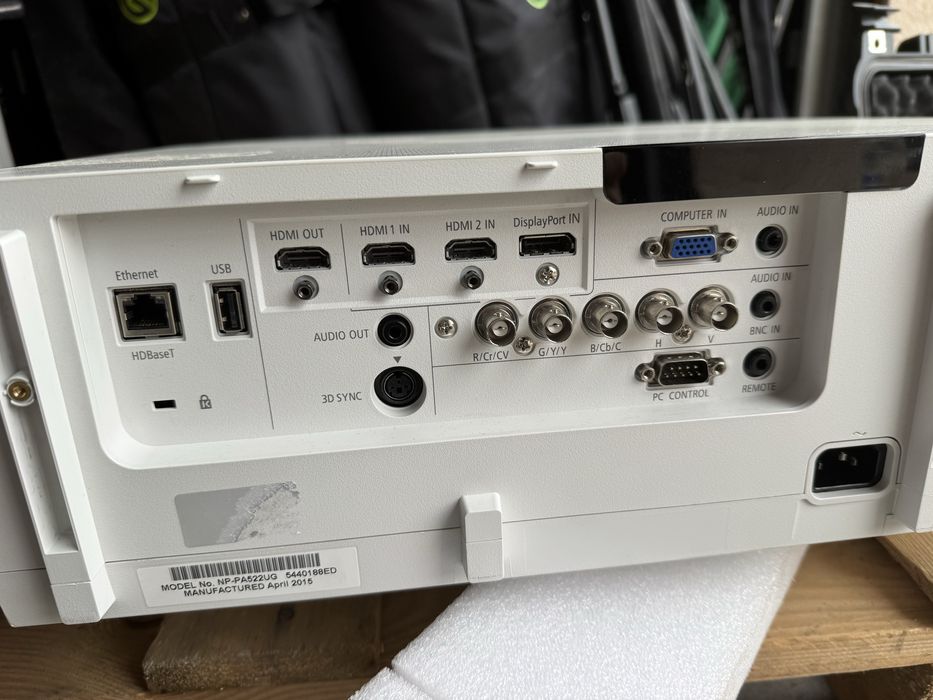 Projektor Nec pa 522U