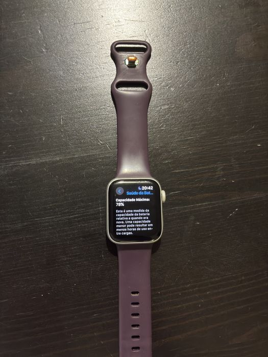 Apple watch SE 40mm com carregador e com 2 pulseiras incluída