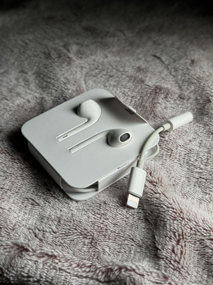 Навушники дротові Apple Lightning перехідник Lightning to 3.5 mm