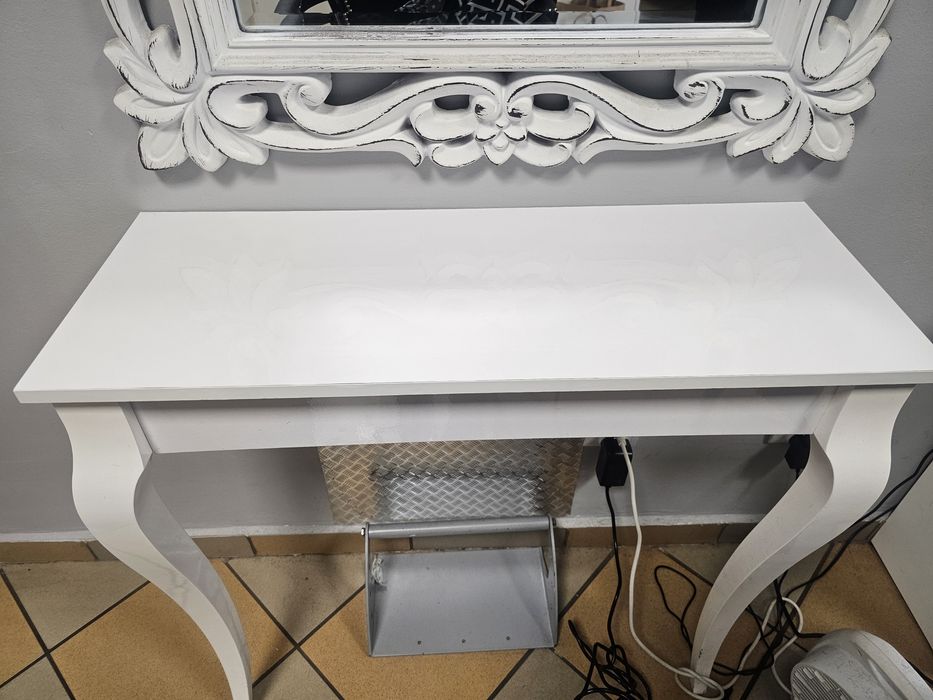 Toaletki mocowane do ściany