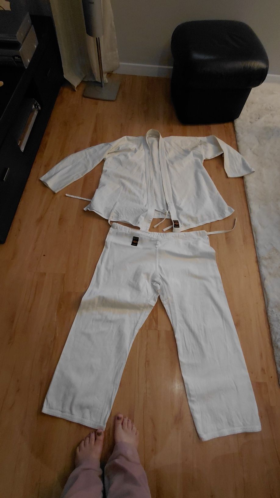 Kimono i pasy do treningu karate