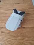 O drone DJI Mini 2 Fly More Combo está disponível para venda