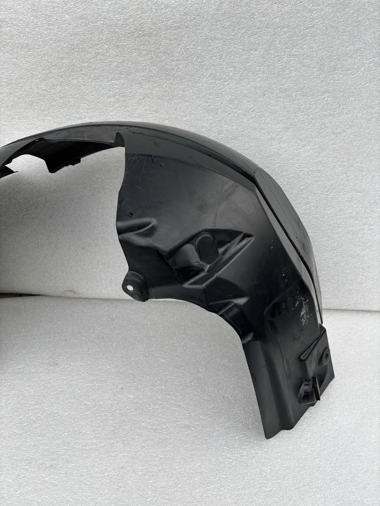 Ford Fiesta MK7 nadkole prawy przód prawe przednie