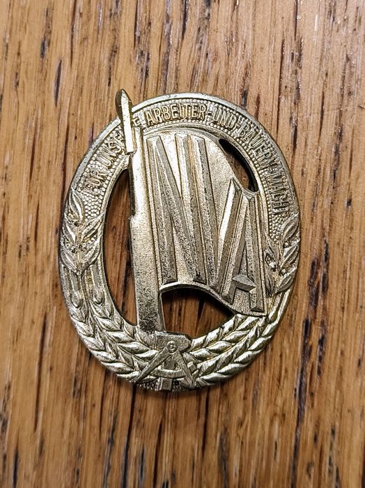 Pdznaka wojskowa Narodowej Armii Ludowej (NVA) Niemieckiej Republiki D