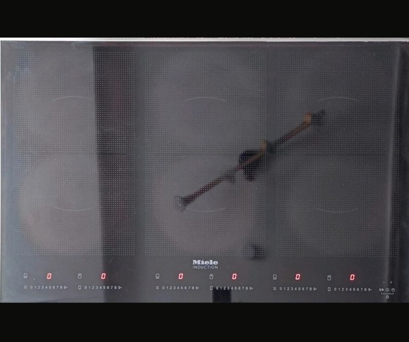 Płyta indukcyjna Miele KM 6366 szeroką 80,6 cm