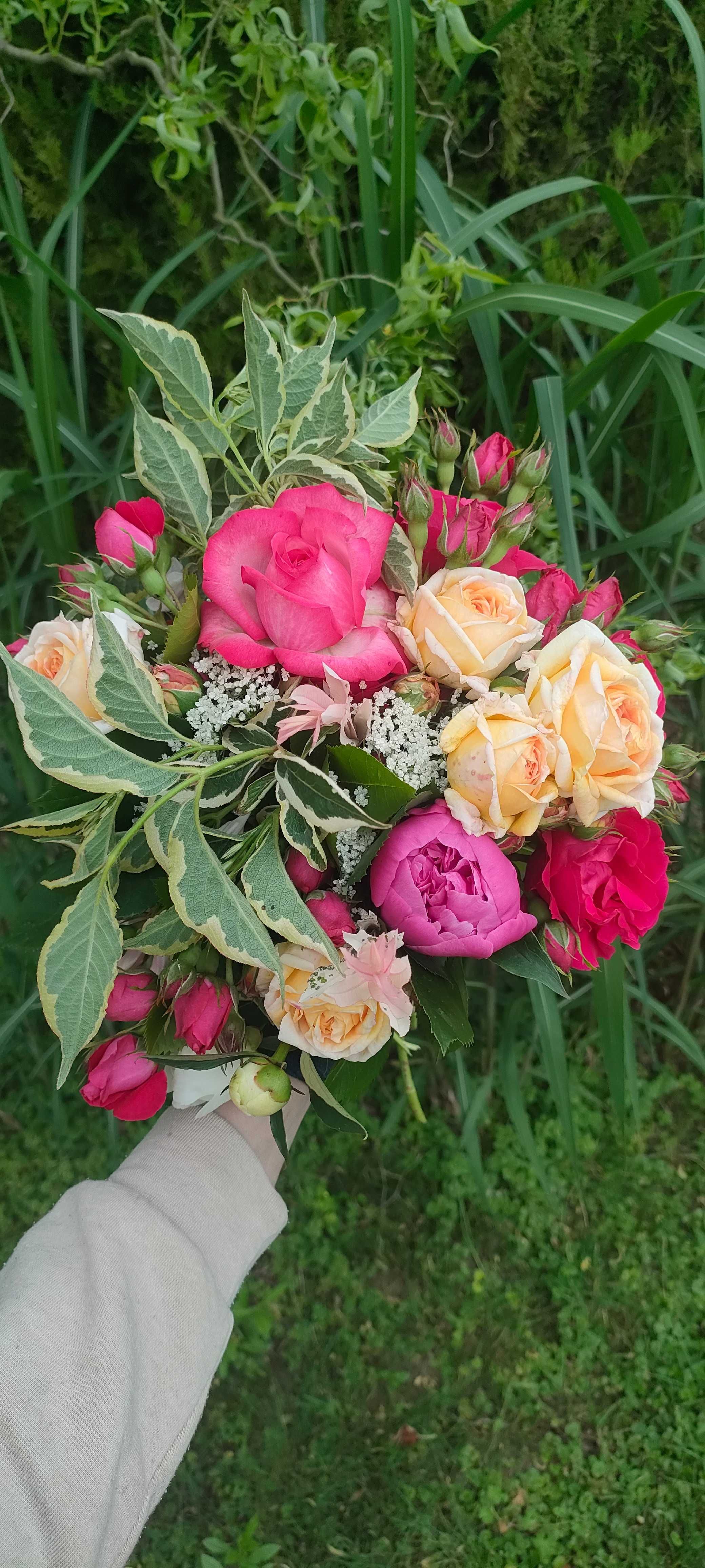 Bukiety okolicznościowe ślubne na urodziny na prezent flower box