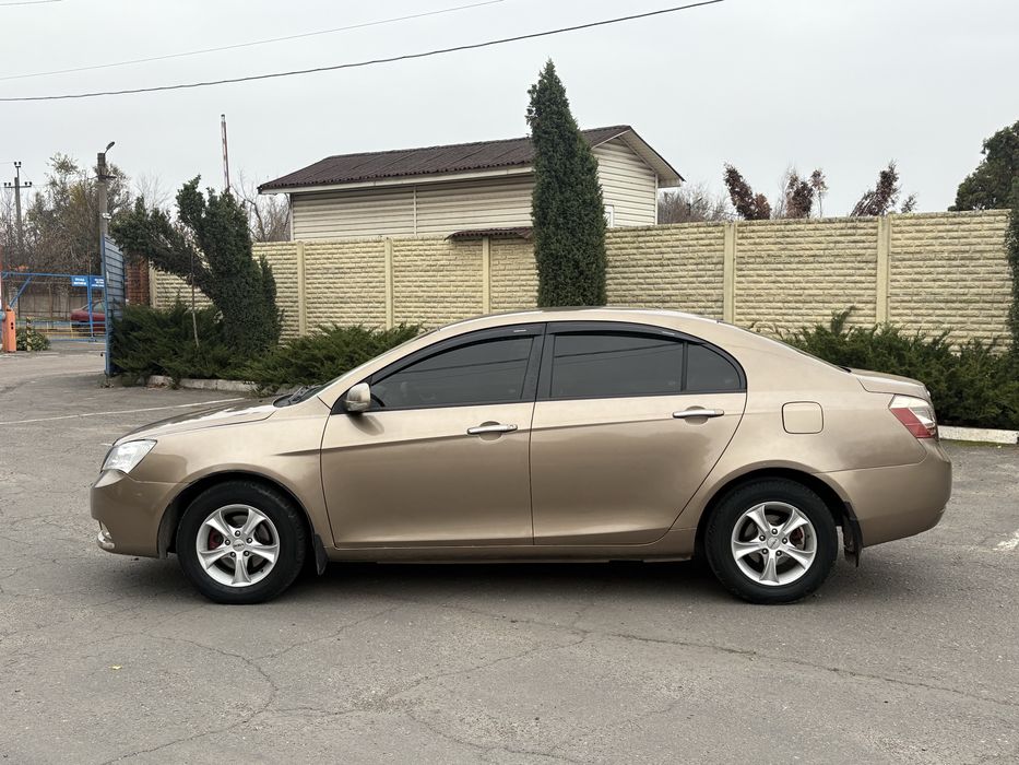 Гарна Geely Emgrand 7