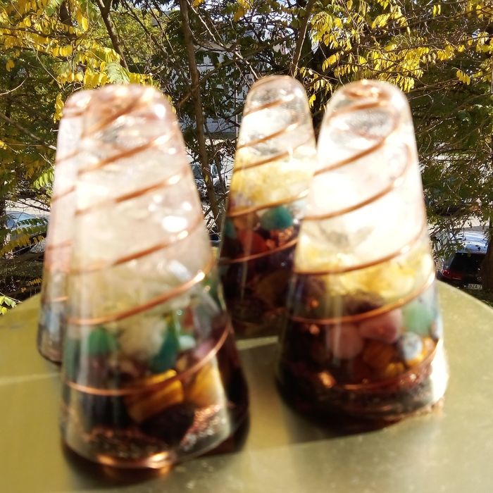 Orgonit, odpromiennik, stożek