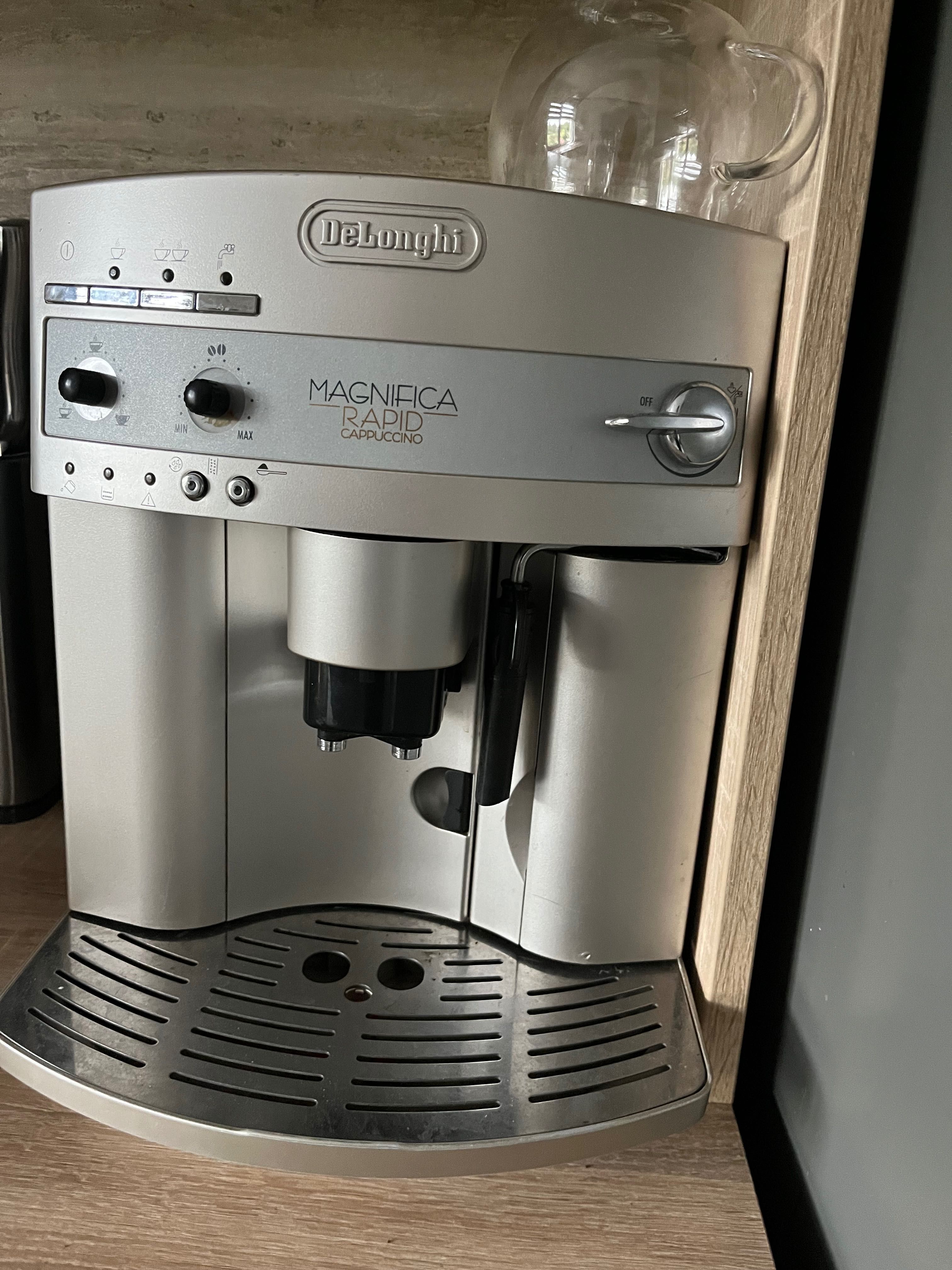 Кавоварка Delonghi Magnifika Rapid Cappuccino