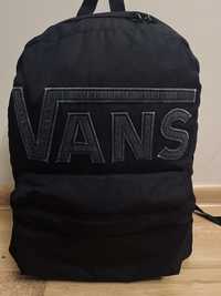 Czarny plecak Vans do szkoły, pracy czy na codzień