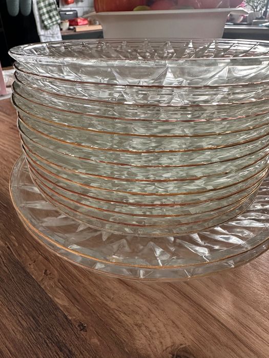 Zestaw deserowy - talerzyki, talerze, miseczki