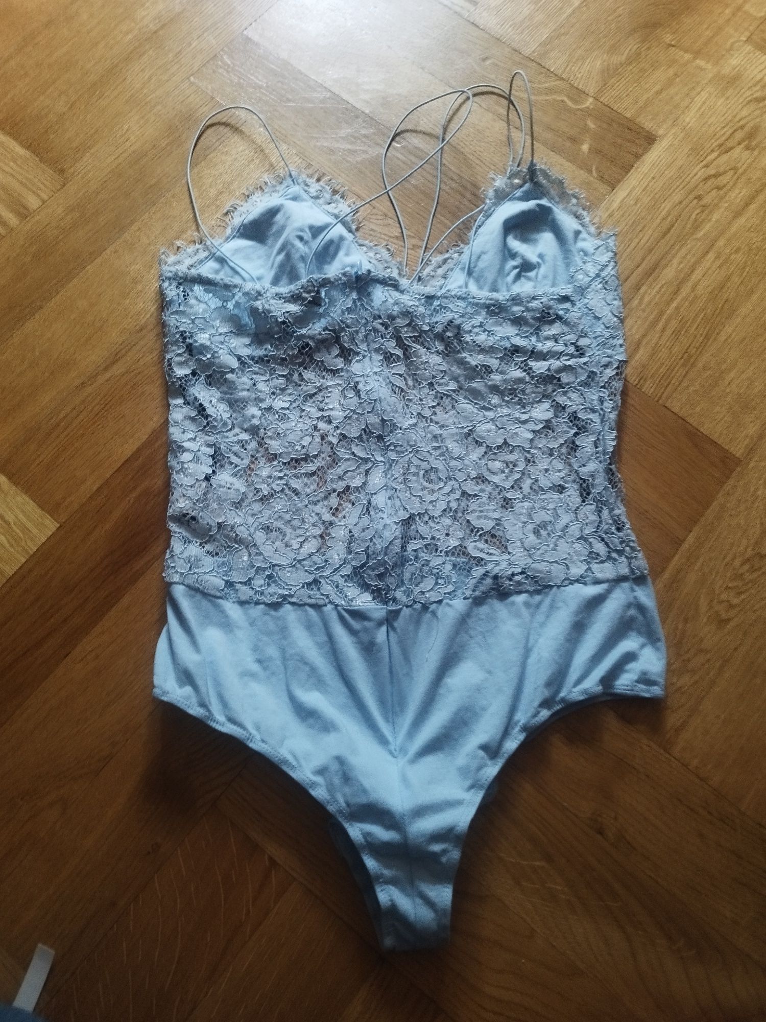 Missguided koronkowe body M L nowe