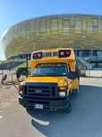 Amerykański szkolny autobus FORD E450