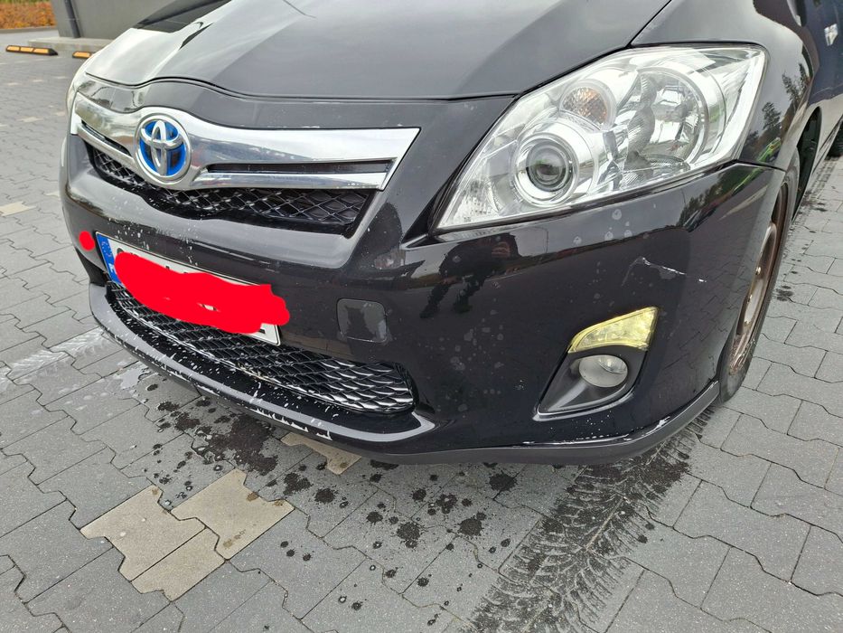 Toyota Auris 1 hybryda zderzak przedni kompletny grill atrapa led