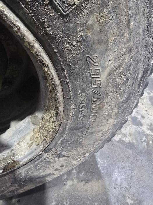 Koła napedwe 295/80/22,5 budowlane