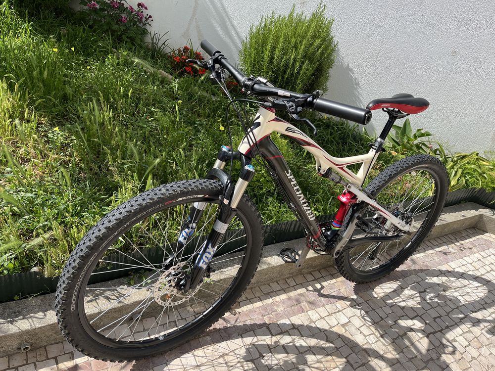 Bicicleta Specialized Epic carbon 27.5 extras e mini moto