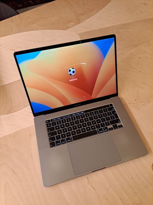 MacBook Pro 16" (2019) • i7 / 16GB / 512GB • Wrocław