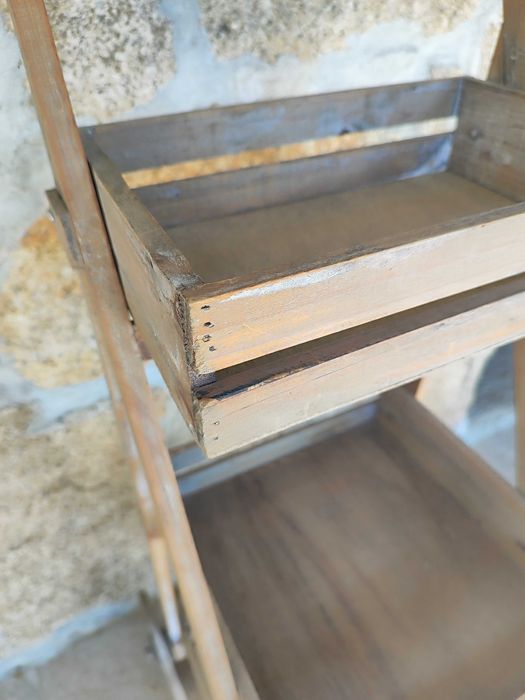 Estante de madeira - decoração